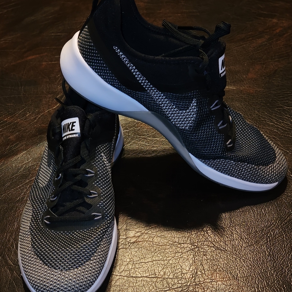 Nike Zoom Dynamic Wmns Size 7